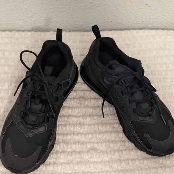 Boys Nike Shoes - Picture 9 of 9